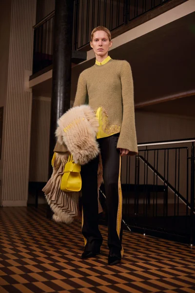 Look 6